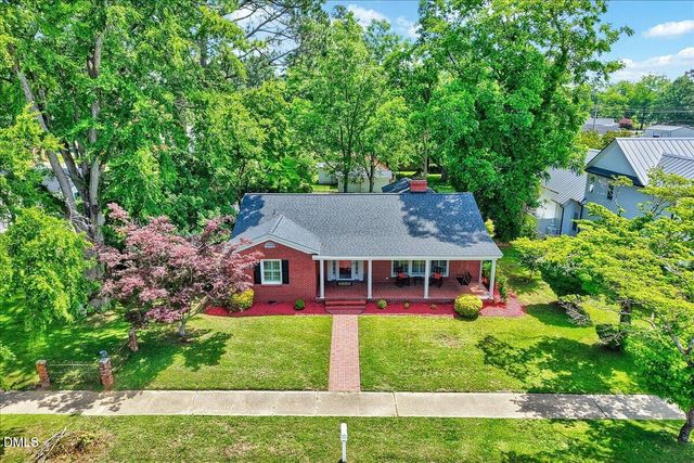 402 N Main Street, Four Oaks, NC 27524