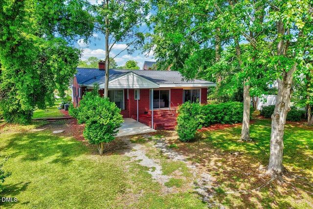 402 N Main Street, Four Oaks, NC 27524