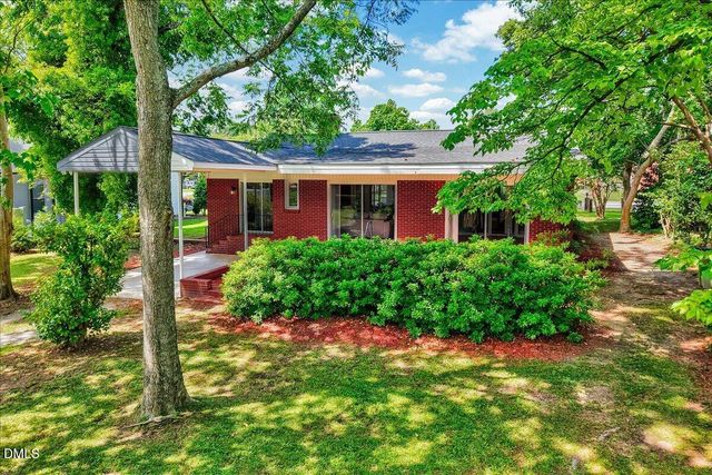 402 N Main Street, Four Oaks, NC 27524