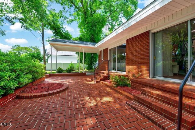 402 N Main Street, Four Oaks, NC 27524