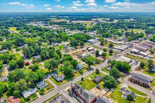 402 N Main Street, Four Oaks, NC 27524