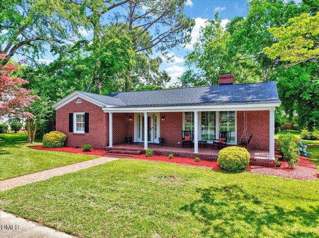 402 N Main Street, Four Oaks, NC 27524