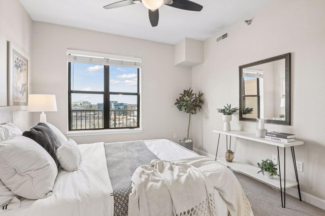 1155 Ford Road 513, Saint Louis Park, MN 55426