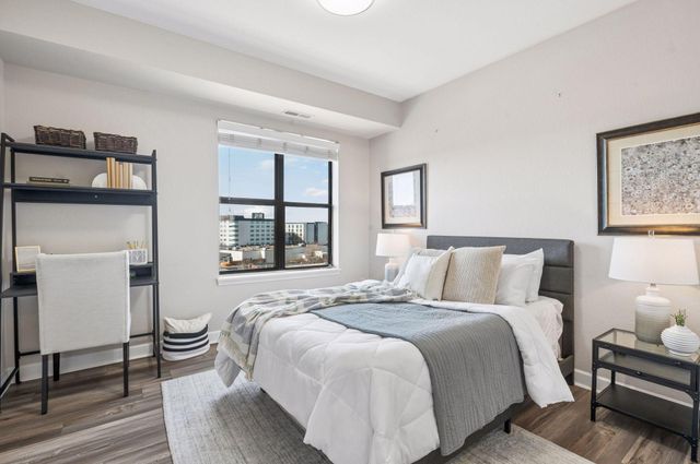 1155 Ford Road 513, Saint Louis Park, MN 55426