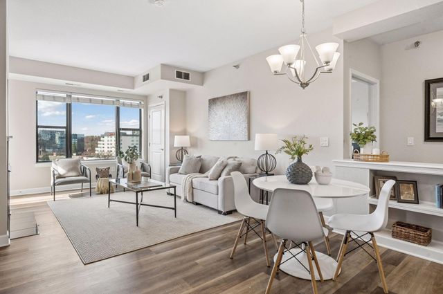 1155 Ford Road 513, Saint Louis Park, MN 55426