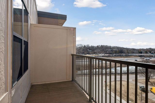 1155 Ford Road 513, Saint Louis Park, MN 55426