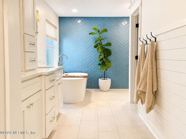 880 CANDLEBARK Drive, Jacksonville, FL 32225