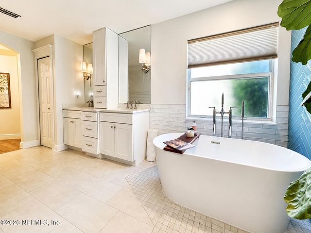 880 CANDLEBARK Drive, Jacksonville, FL 32225