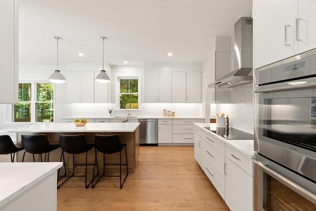 89 Spring St, Lexington, MA 02421