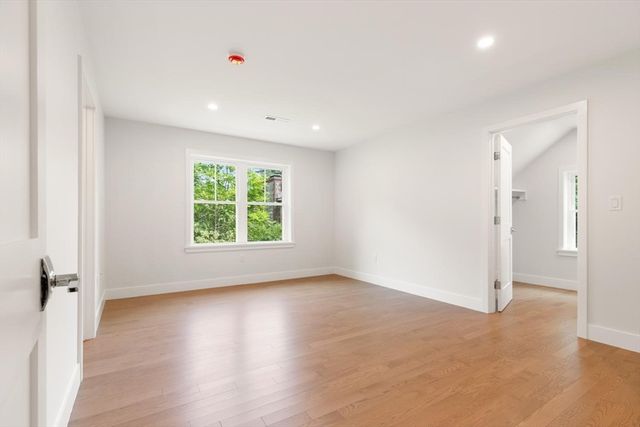 89 Spring St, Lexington, MA 02421