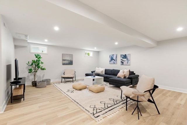 89 Spring St, Lexington, MA 02421