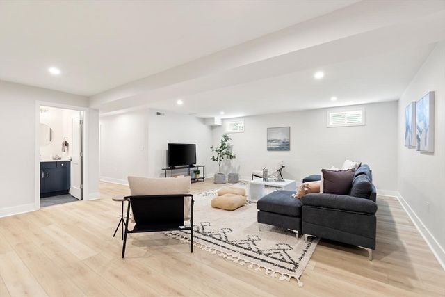 89 Spring St, Lexington, MA 02421