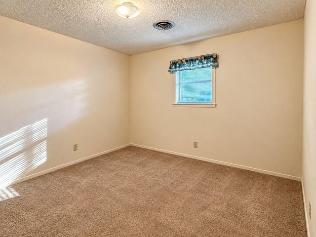946 Hardeman Street, Sealy, TX 77474