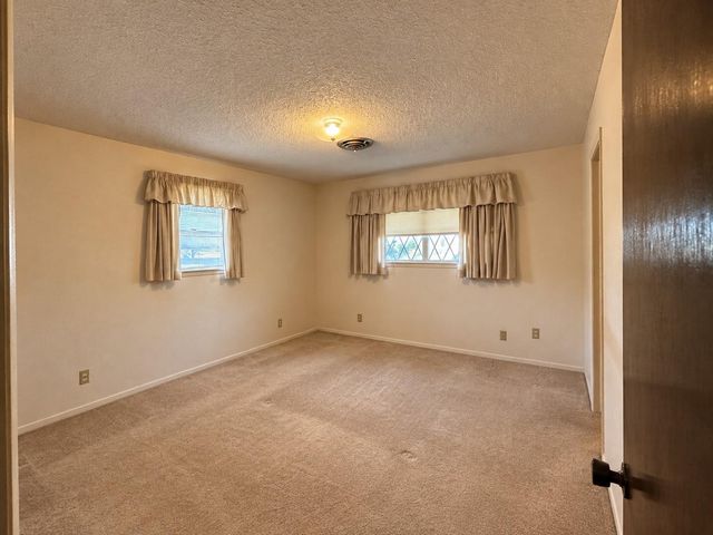 946 Hardeman Street, Sealy, TX 77474