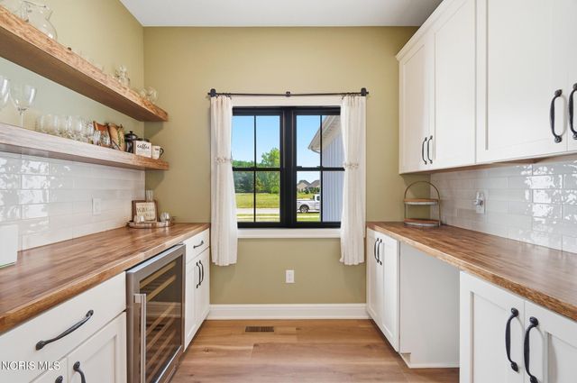 1531 Saint Andrews Drive, Bowling Green, OH 43402