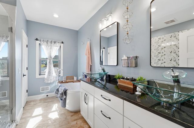 1531 Saint Andrews Drive, Bowling Green, OH 43402