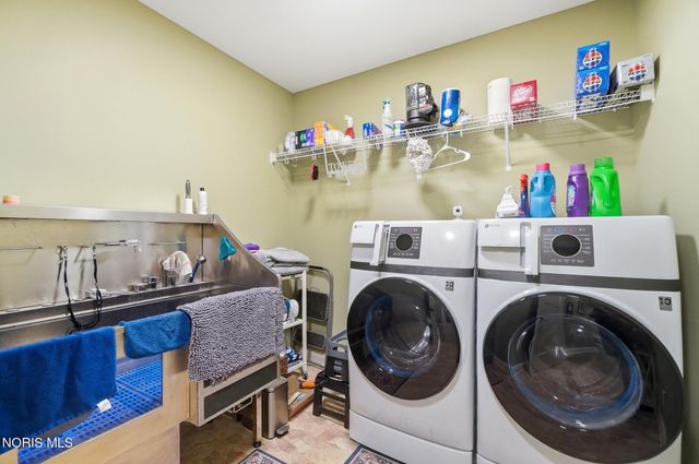 1531 Saint Andrews Drive, Bowling Green, OH 43402
