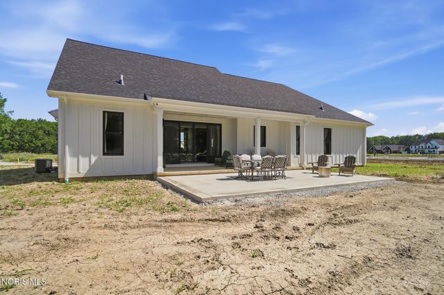 1531 Saint Andrews Drive, Bowling Green, OH 43402