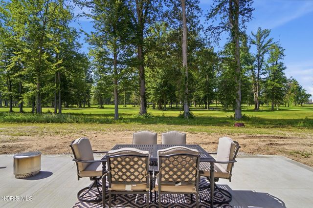1531 Saint Andrews Drive, Bowling Green, OH 43402