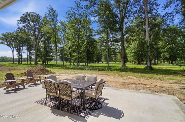 1531 Saint Andrews Drive, Bowling Green, OH 43402