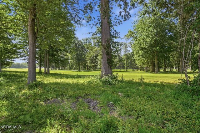 1531 Saint Andrews Drive, Bowling Green, OH 43402