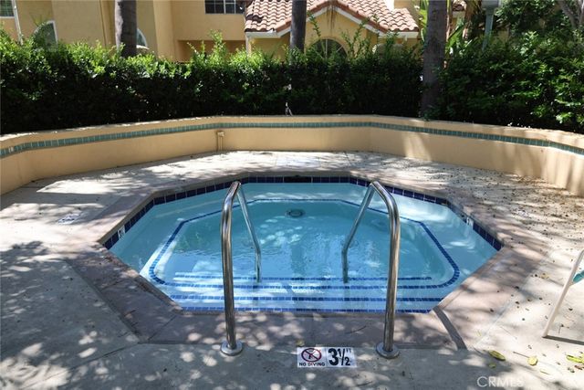 39 Alicante Aisle, Irvine, CA 92614