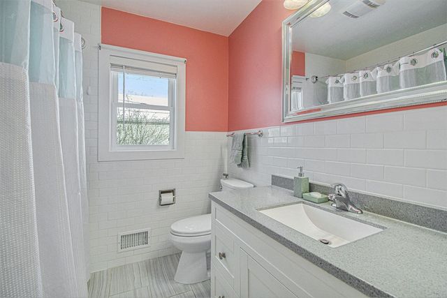 409 South Street, Spring Lake, MI 49456