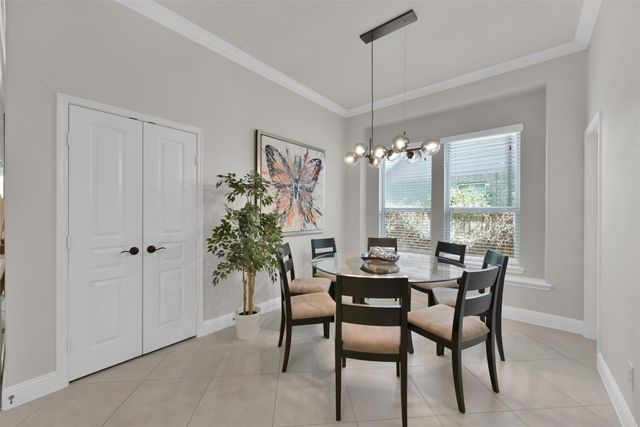 98 Lindenberry Circle, The Woodlands, TX 77389