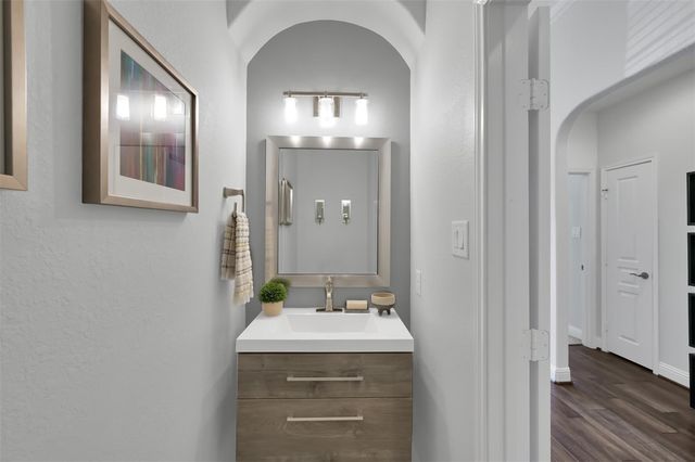 98 Lindenberry Circle, The Woodlands, TX 77389