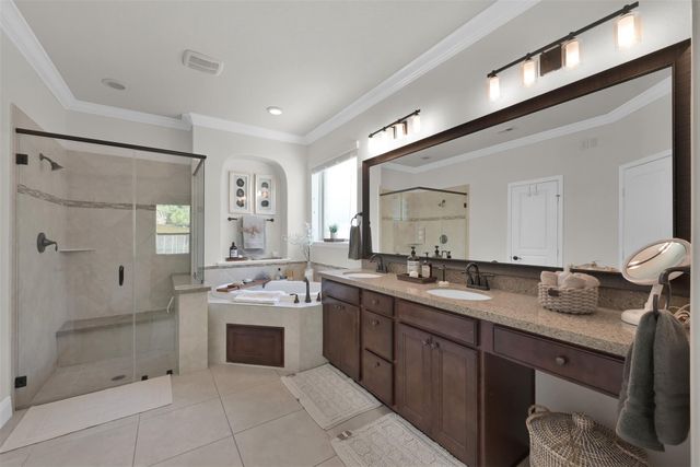 98 Lindenberry Circle, The Woodlands, TX 77389