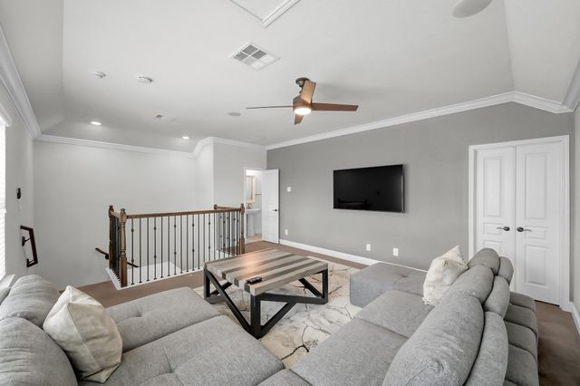 98 Lindenberry Circle, The Woodlands, TX 77389