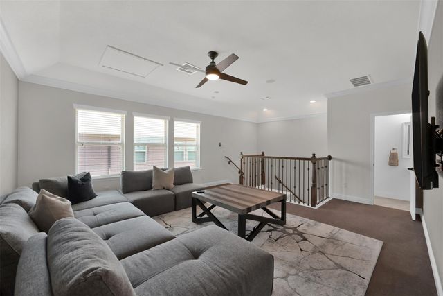 98 Lindenberry Circle, The Woodlands, TX 77389