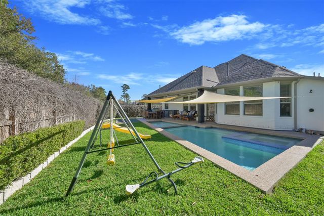 98 Lindenberry Circle, The Woodlands, TX 77389