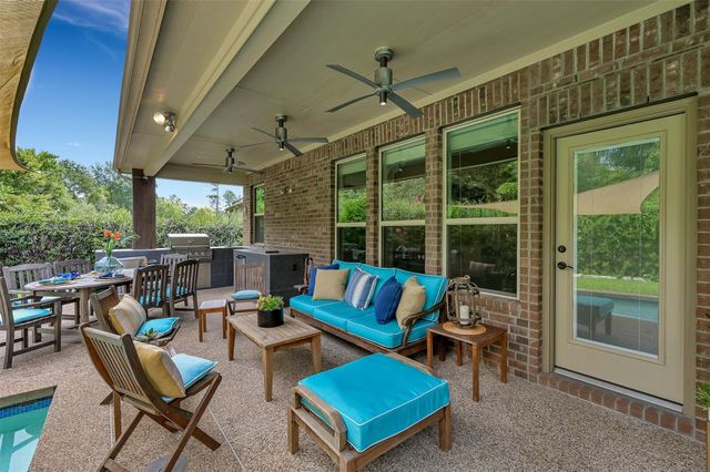 98 Lindenberry Circle, The Woodlands, TX 77389