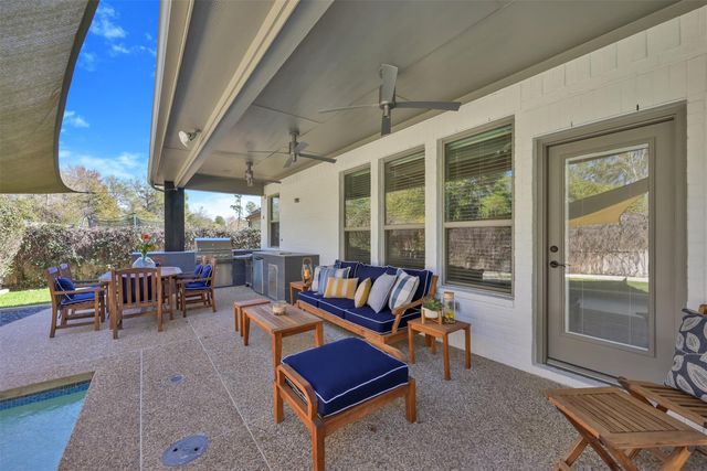 98 Lindenberry Circle, The Woodlands, TX 77389