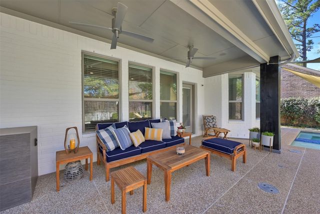 98 Lindenberry Circle, The Woodlands, TX 77389