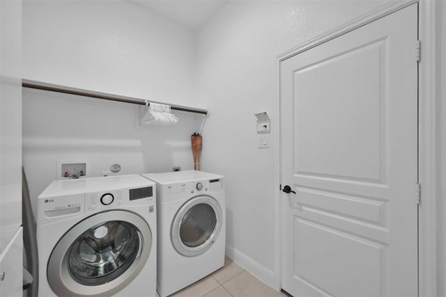 98 Lindenberry Circle, The Woodlands, TX 77389