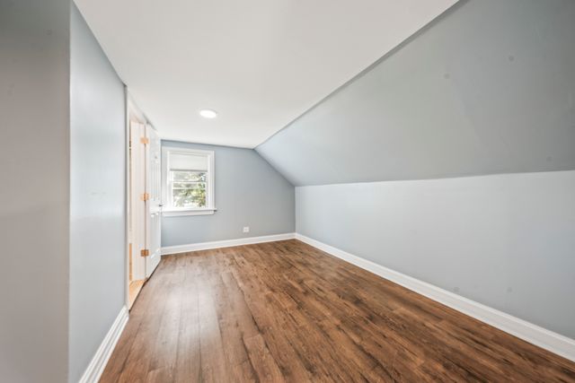 9725 Normandy Avenue, Oak Lawn, IL 60453