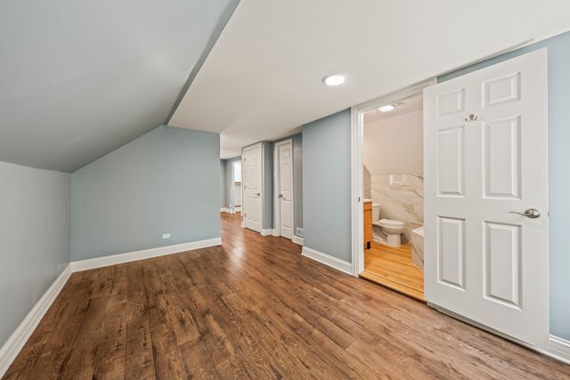 9725 Normandy Avenue, Oak Lawn, IL 60453