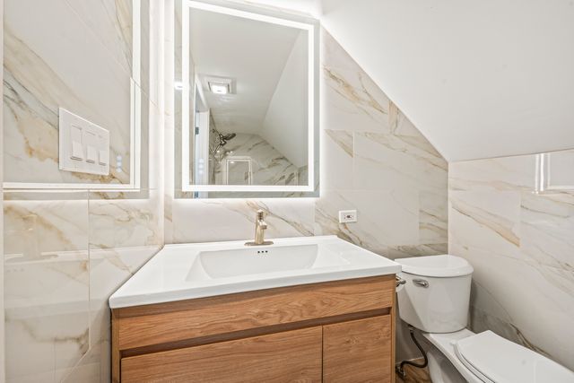 9725 Normandy Avenue, Oak Lawn, IL 60453