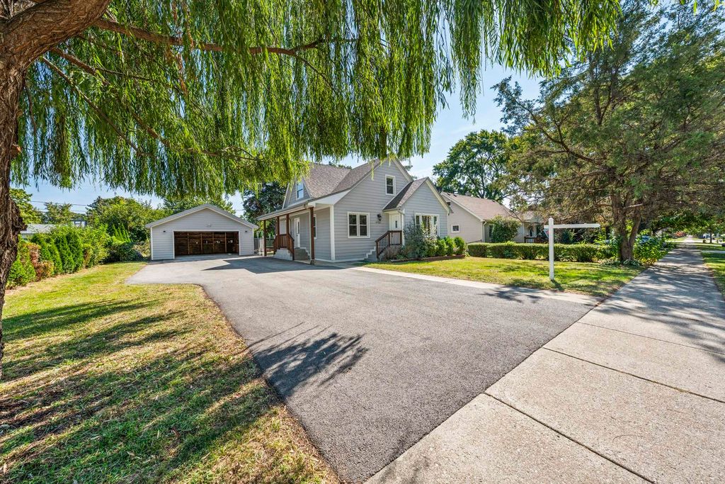 9725 Normandy Avenue, Oak Lawn, IL 60453