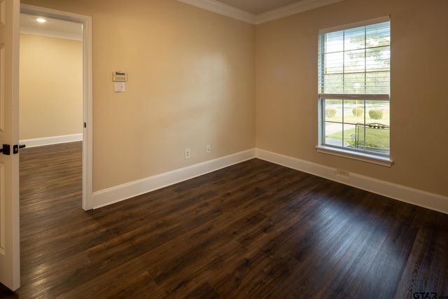 1912 Hollylake Circle, Tyler, TX 75703