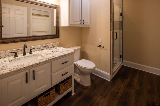 1912 Hollylake Circle, Tyler, TX 75703