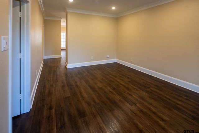 1912 Hollylake Circle, Tyler, TX 75703