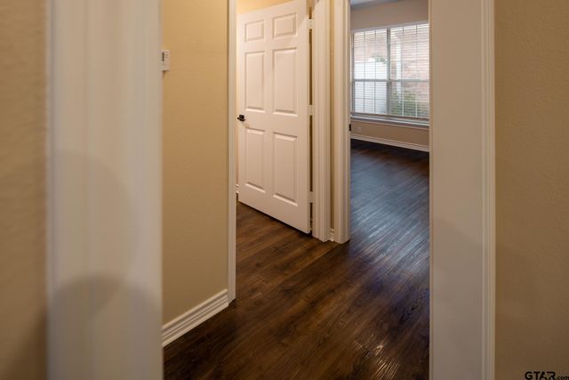 1912 Hollylake Circle, Tyler, TX 75703