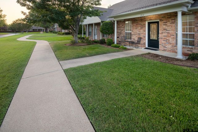 1912 Hollylake Circle, Tyler, TX 75703