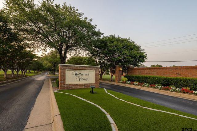1912 Hollylake Circle, Tyler, TX 75703
