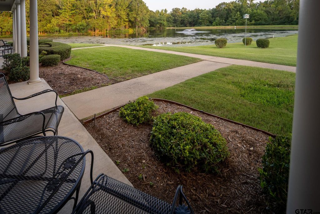 1912 Hollylake Circle, Tyler, TX 75703
