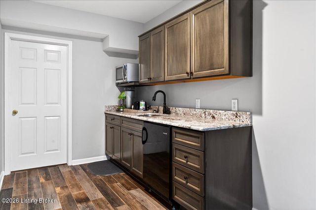 2005 Waldner Ct, Crestwood, KY 40014