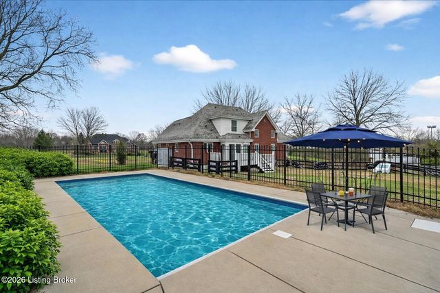 2005 Waldner Ct, Crestwood, KY 40014